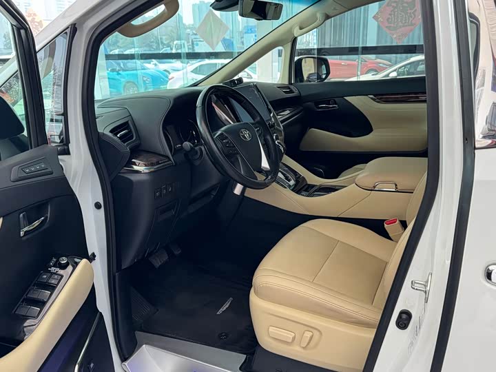 Фото 4 - Toyota Alphard