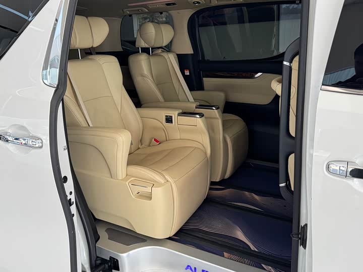 Фото 6 - Toyota Alphard