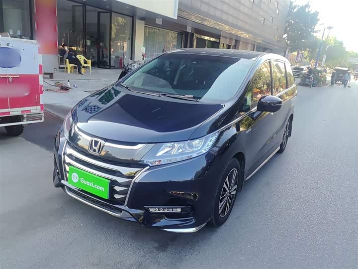 Фото 2 - Honda Odyssey