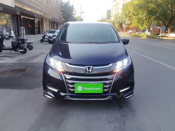 Фото 3 - Honda Odyssey