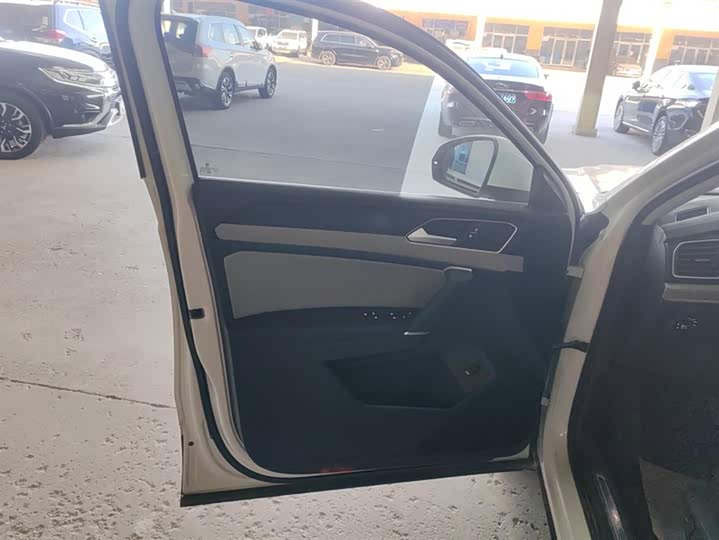 Фото 7 - Volkswagen Tayron