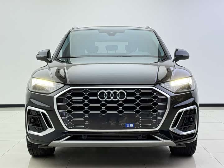 Фото 2 - Audi Q5L