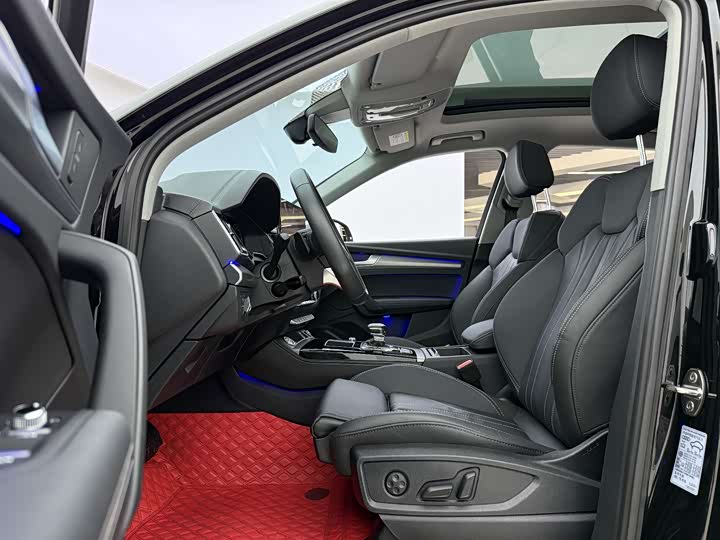 Фото 8 - Audi Q5L