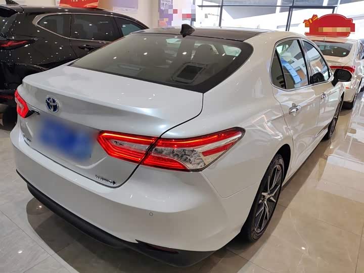 Фото 7 - Toyota Camry