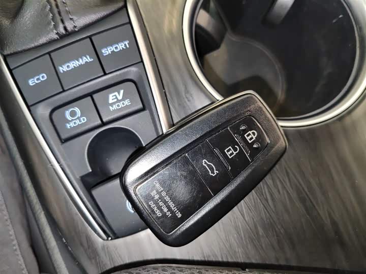 Фото 9 - Toyota Camry