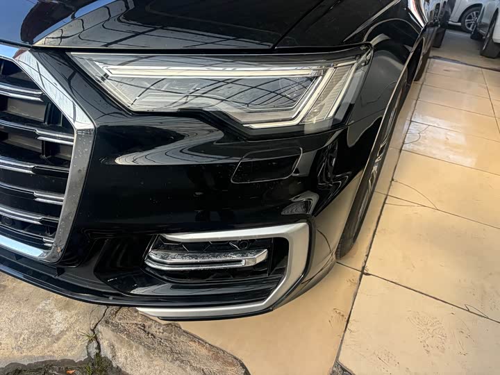 Фото 2 - Audi A6L