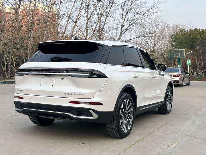 Фото 6 - Lincoln Corsair