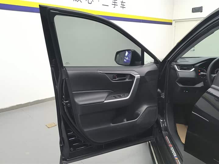 Фото 7 - Toyota Wildlander