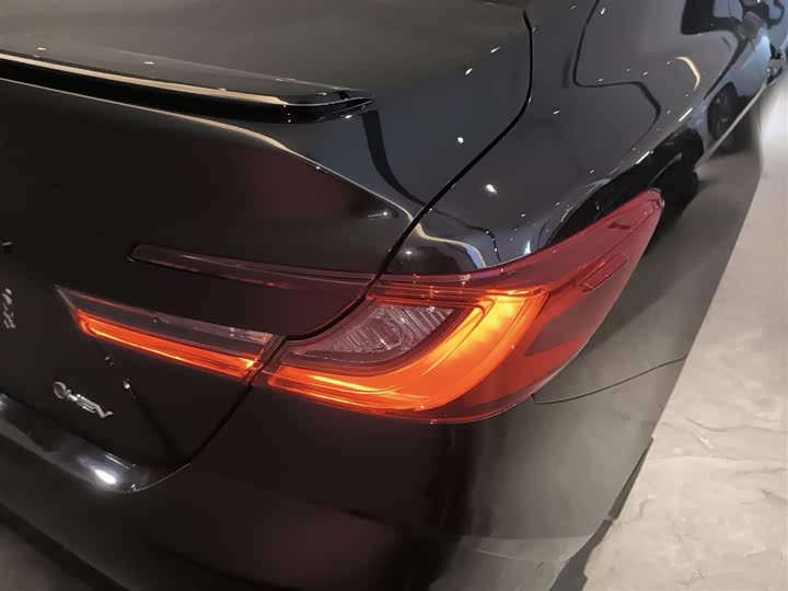 Фото 8 - Toyota Camry