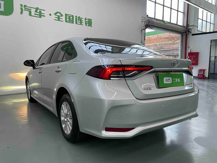 Фото 6 - Toyota Corolla