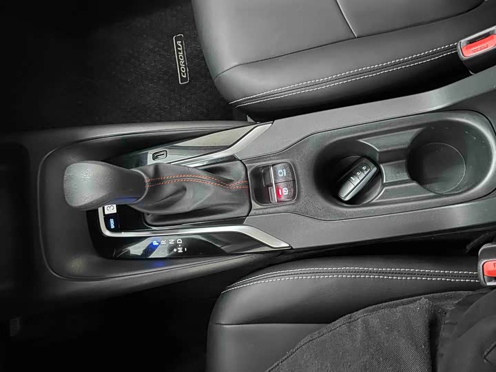 Фото 9 - Toyota Corolla