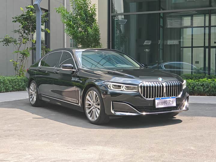Фото 3 - BMW 7 Series