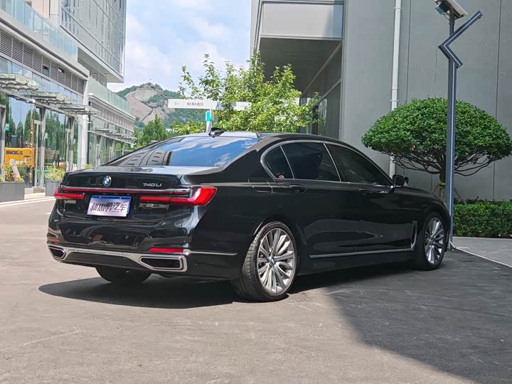 Фото 4 - BMW 7 Series