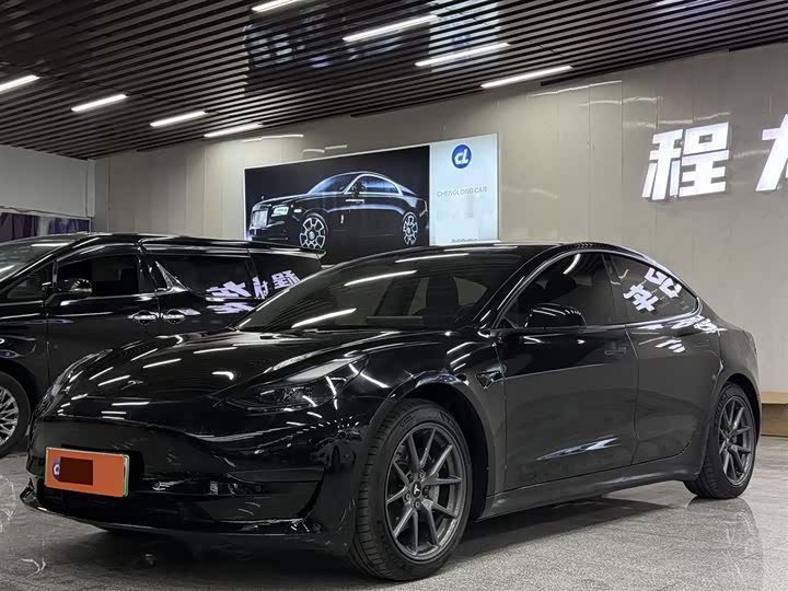 Фото 1 - Tesla Model 3