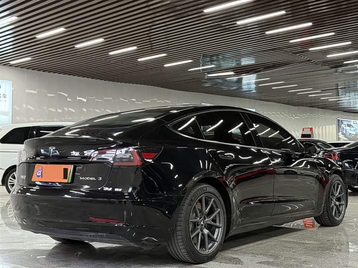 Фото 7 - Tesla Model 3