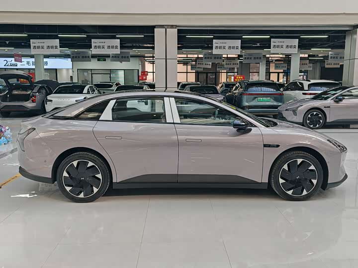 Фото 3 - XPeng Mona M03