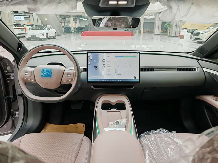 Фото 8 - XPeng Mona M03