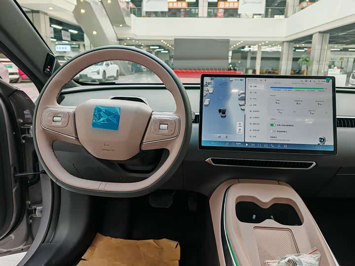 Фото 9 - XPeng Mona M03