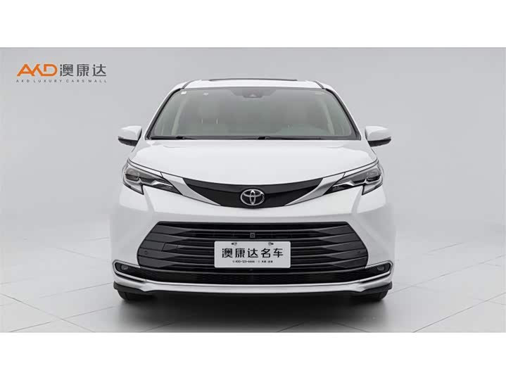 Фото 2 - Toyota Sienna