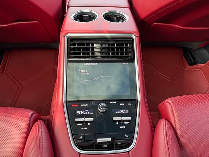 Фото 4 - Porsche Panamera