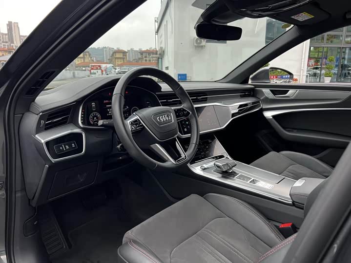 Фото 9 - Audi A6L