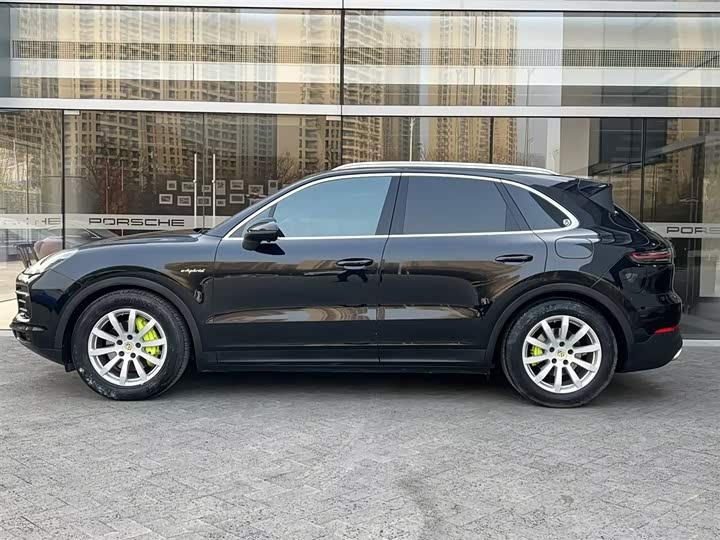 Фото 3 - Porsche Cayenne Hybrid