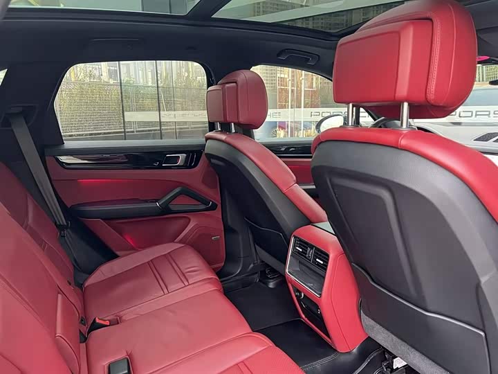 Фото 9 - Porsche Cayenne Hybrid