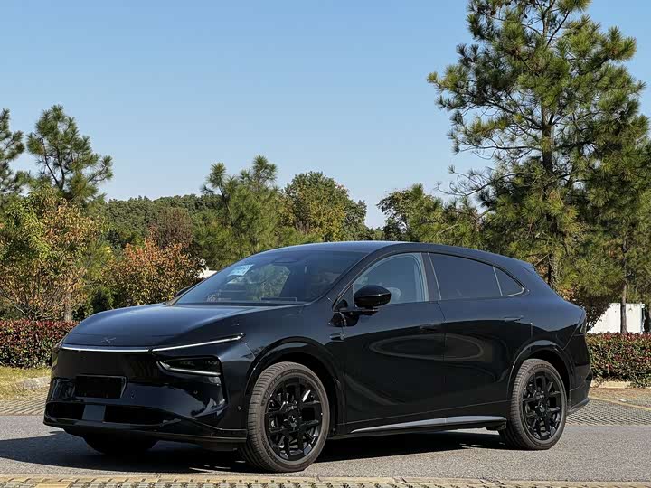 Фото 1 - XPeng G7