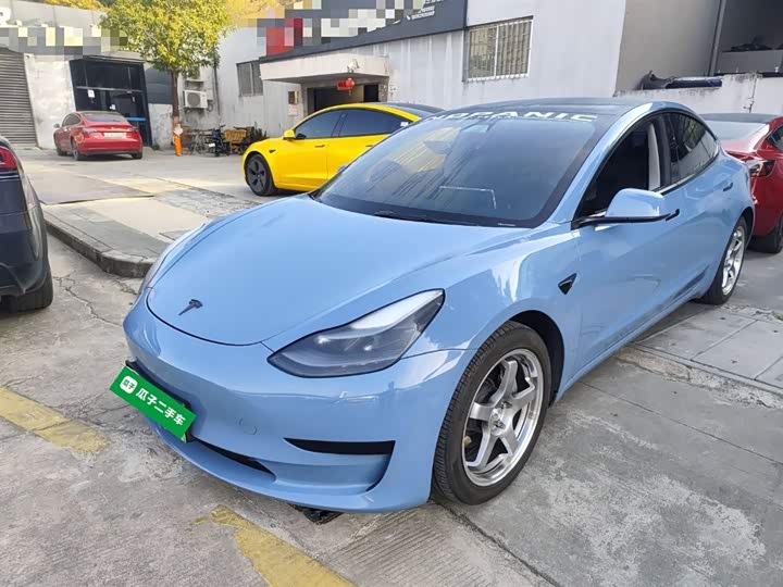 Фото 1 - Tesla Model 3
