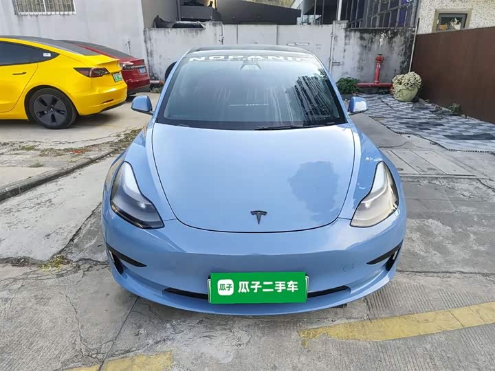 Фото 3 - Tesla Model 3