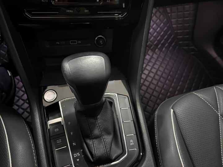 Фото 9 - Volkswagen Tiguan L Pro