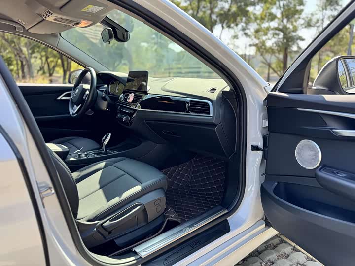 Фото 9 - BMW 1 Series