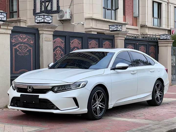 Фото 1 - Honda Inspire