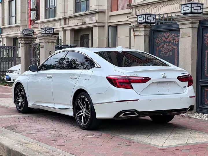 Фото 9 - Honda Inspire