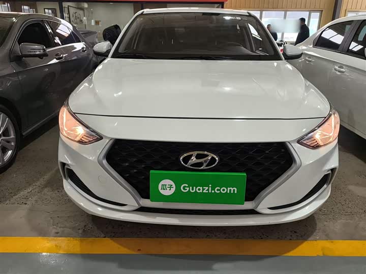 Фото 3 - Hyundai Celesta