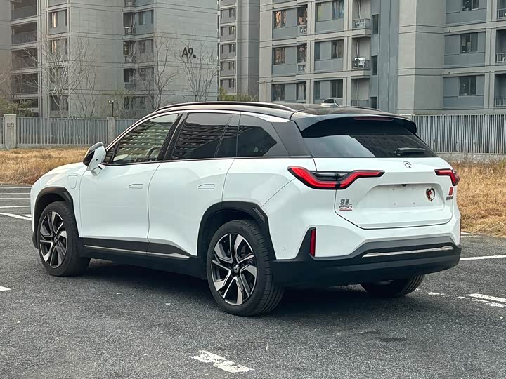 Фото 4 - Nio ES6