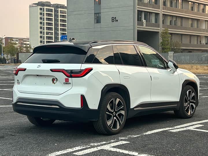 Фото 6 - Nio ES6