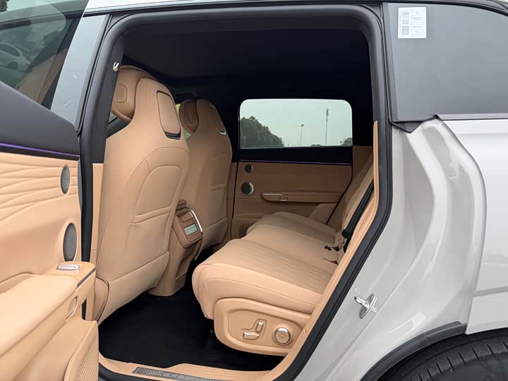 Фото 9 - Exeed Sterra ET