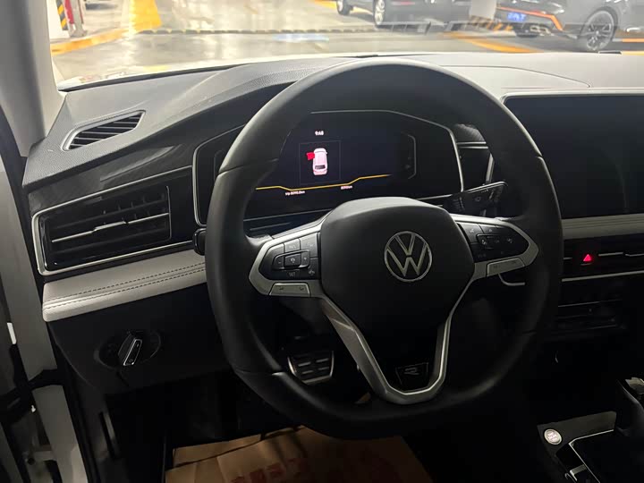 Фото 6 - Volkswagen Tiguan L Pro