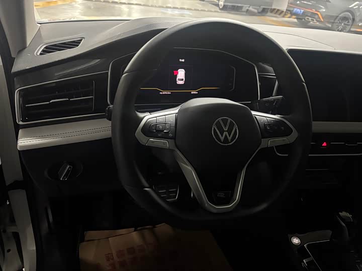 Фото 7 - Volkswagen Tiguan L Pro