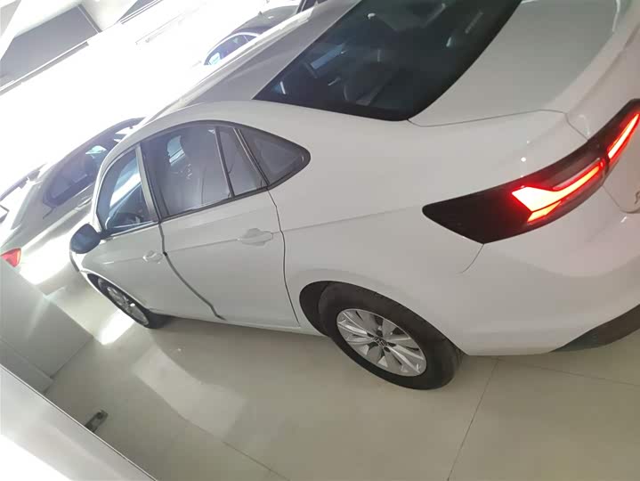 Фото 5 - Volkswagen Lavida