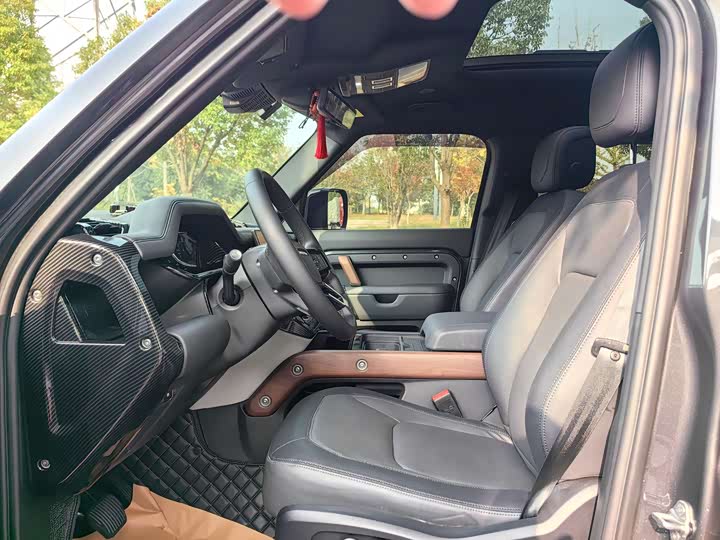 Фото 9 - Land Rover Defender