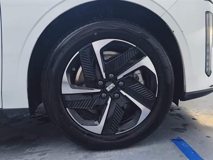 Фото 6 - Geely Galaxy L6