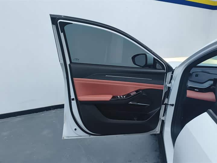 Фото 7 - Geely Galaxy L6