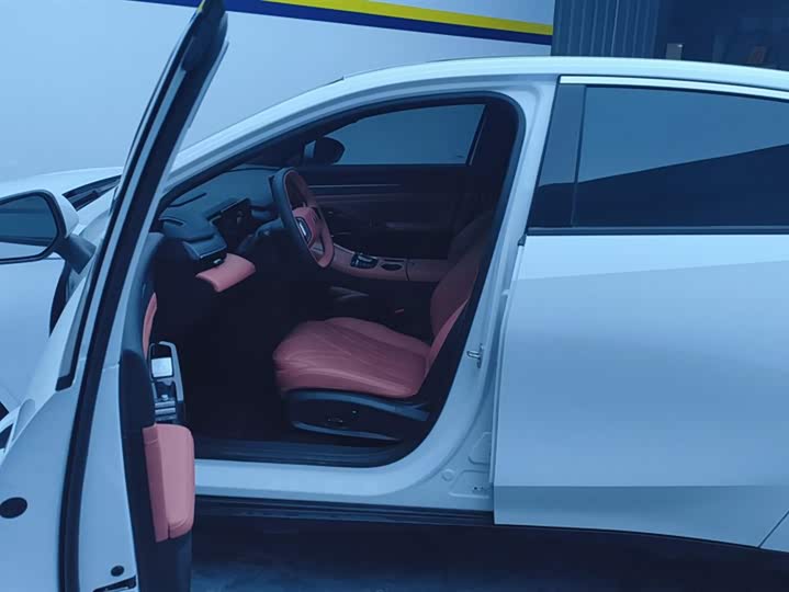 Фото 9 - Geely Galaxy L6