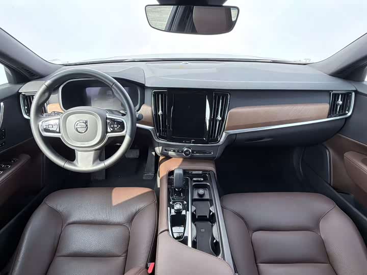 Фото 8 - Volvo S90