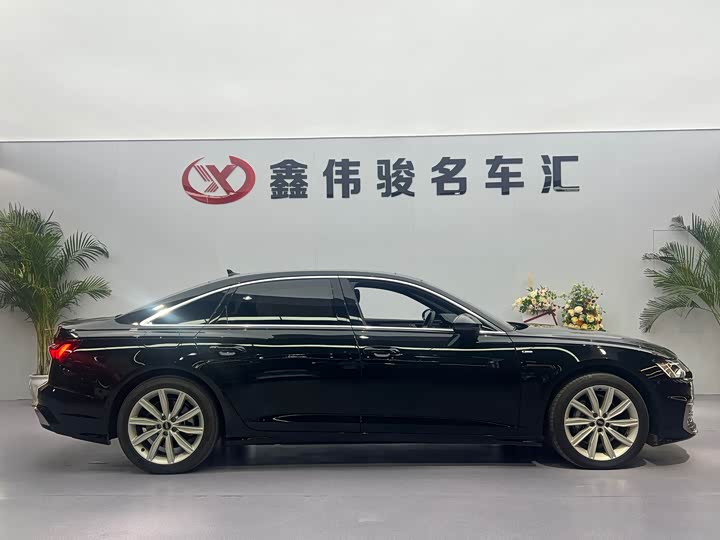 Фото 5 - Audi A6L