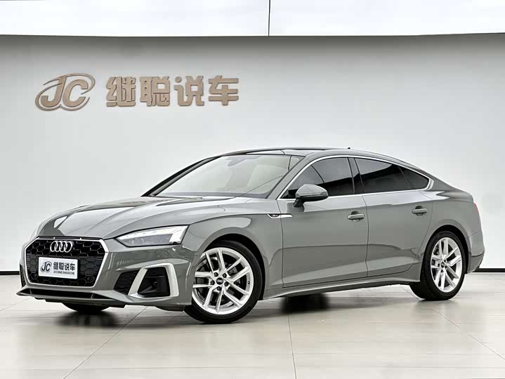 Фото 1 - Audi A5