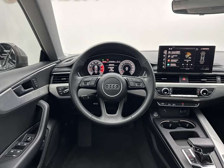 Фото 5 - Audi A5