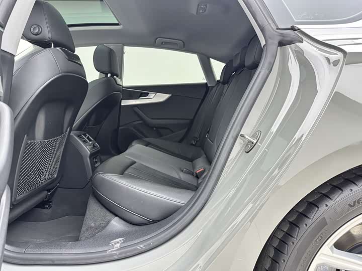 Фото 8 - Audi A5